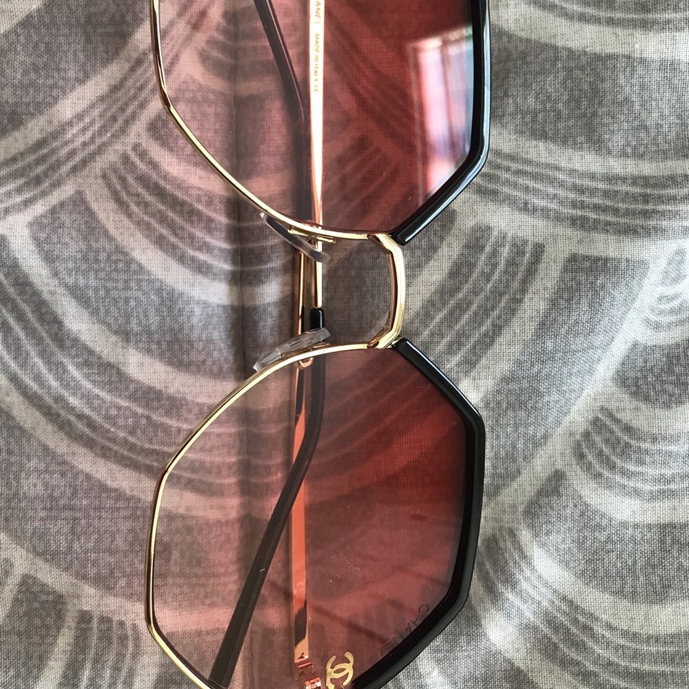 Shades - Picture 2 of 7